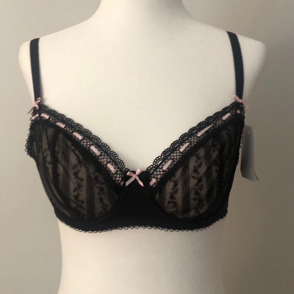 Black lace bra